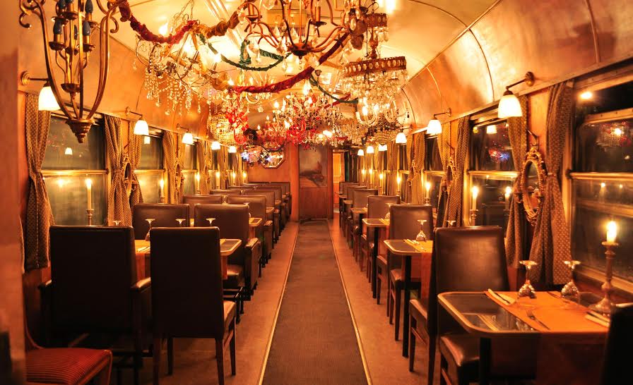 Railway Carriage Theater To Treno Sto Rouf